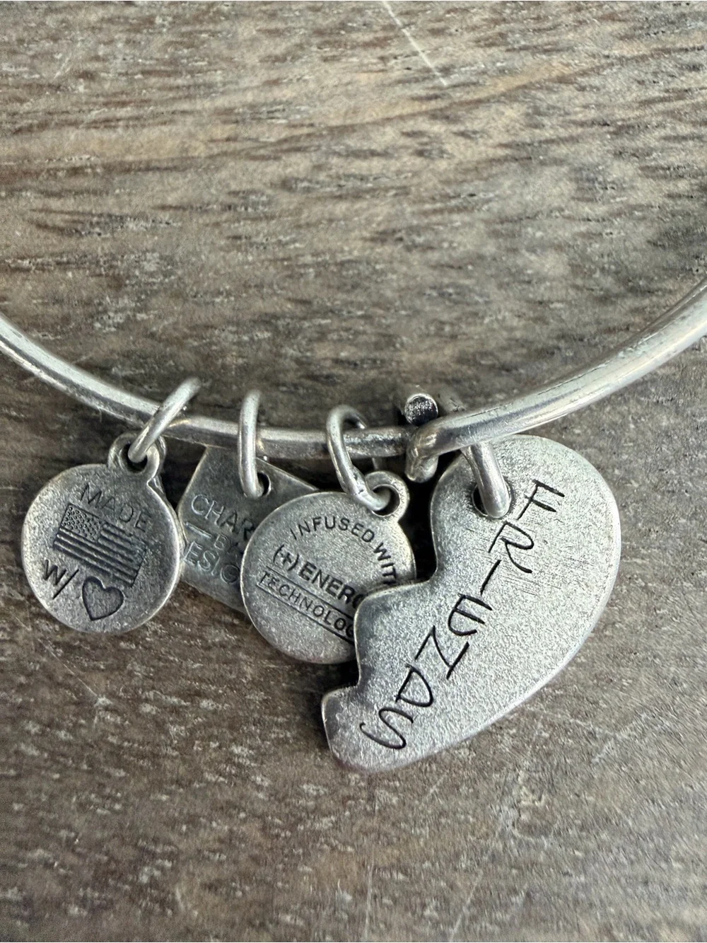 🍭6/$30 Alex and Ani silver tone distressed friends heart 2015 bracelet